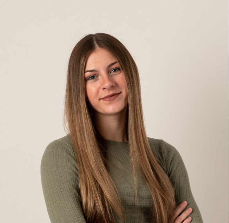 a photograph of Jillian Riley